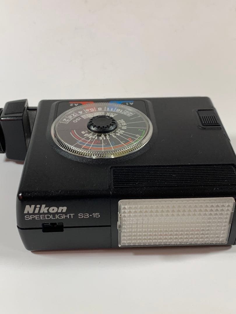 Nikon FE2 フィルム一眼レフカメラ 50mmレンズ、ストロボ付き