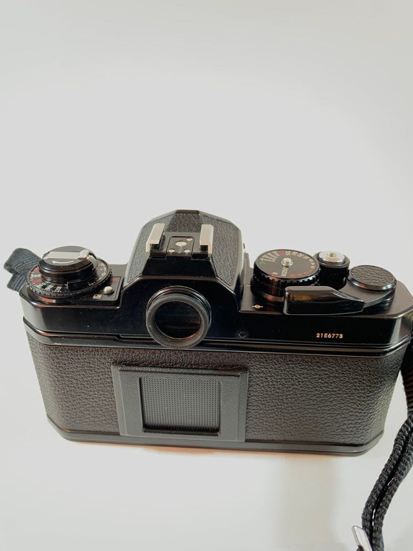 Nikon FE2 フィルム一眼レフカメラ 50mmレンズ、ストロボ付き