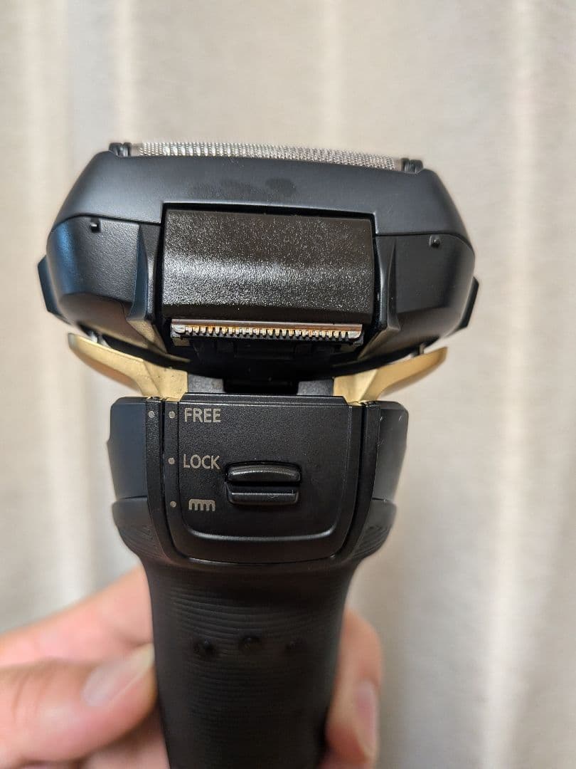 Panasonic ラムダッシュ　5枚刃　メンズシェーバー ES-LVG8