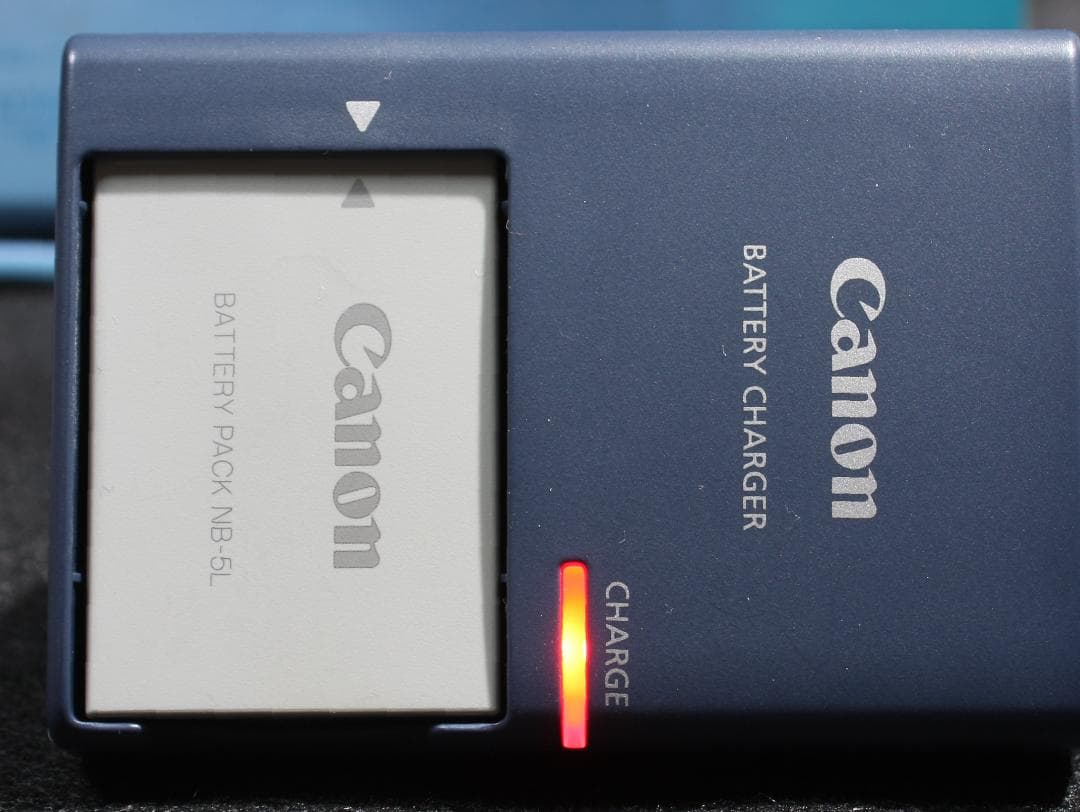 Canon PowerShot S110 ホワイト 本体と付属品