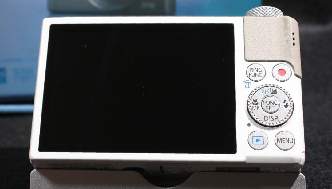 Canon PowerShot S110 ホワイト 本体と付属品