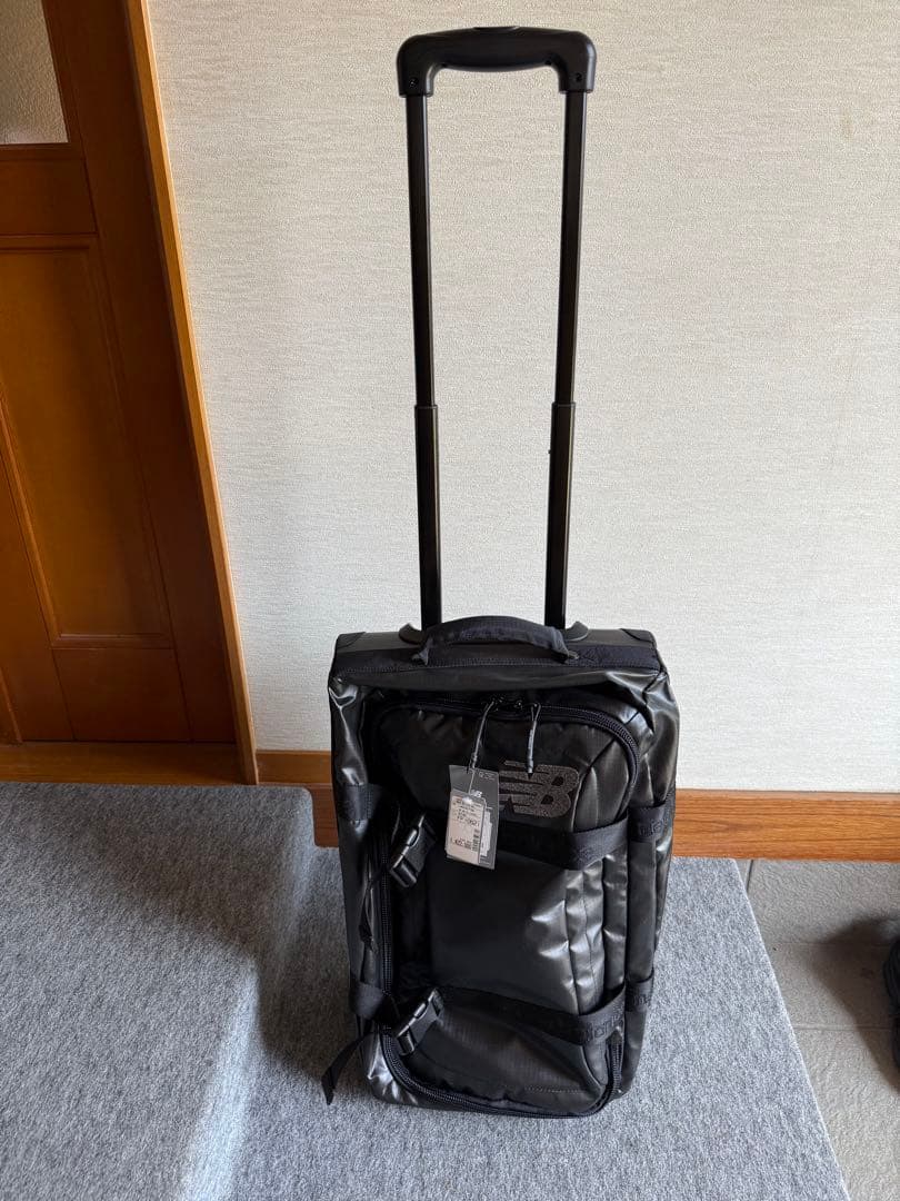 New Balance キャリーケース ブラック 中型
