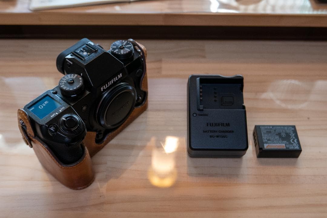 富士フィルム FUJIFILM X-H1 ハーフケースおまけ付き 良品 動作品