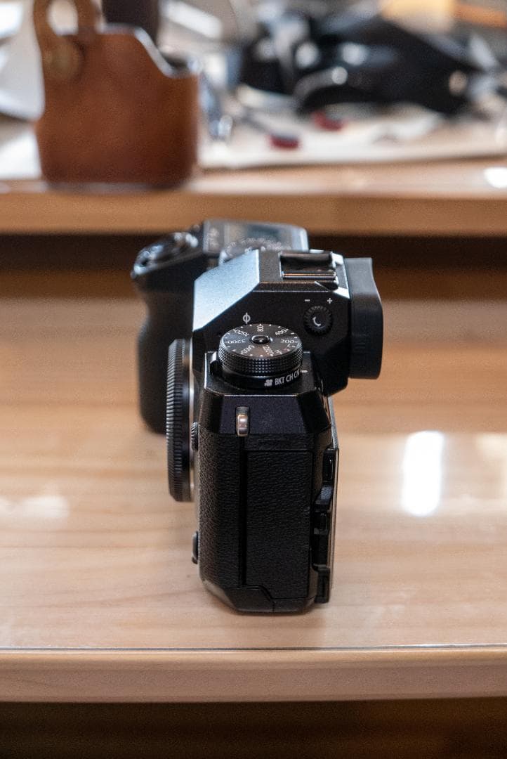 富士フィルム FUJIFILM X-H1 ハーフケースおまけ付き 良品 動作品
