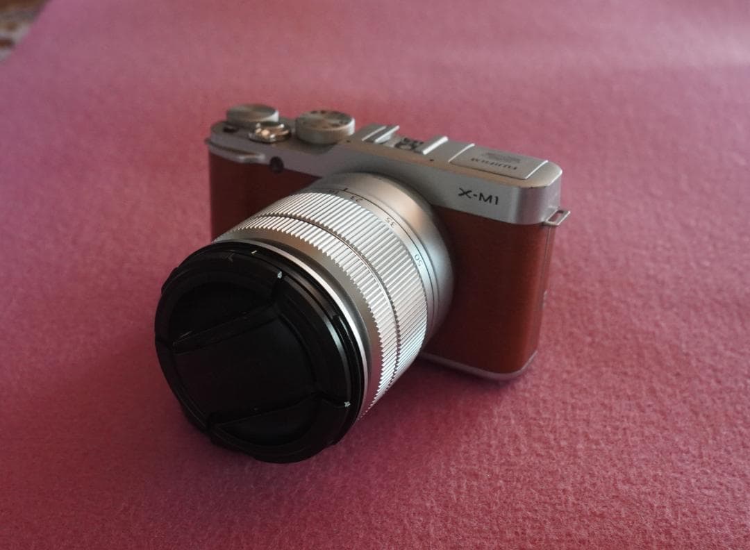 Fujifilm X-M1 ミラーレスカメラ 16-50mmレンズ付き\