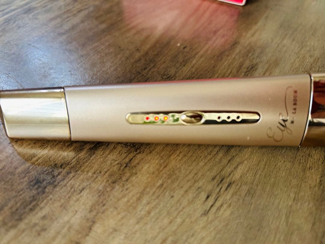 ME ラボンアイ　IKKOさんプロデュースの目元専用美顔器【送料込】