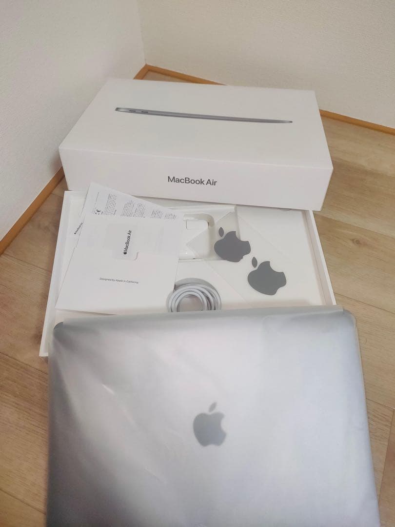 MacBook本体 Apple MacBook Air (M1, 2020) 256GB