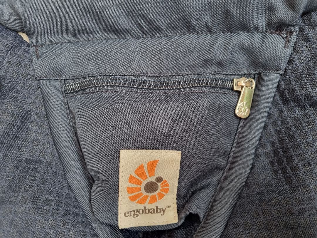 【美品】Ergobaby Omni Breeze OMNI 、ダークブルー
