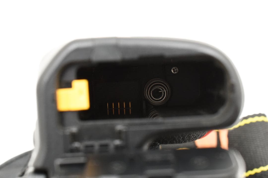 ★ショット数5,904 枚・超美品★ ニコン D5600 ボディ #18464