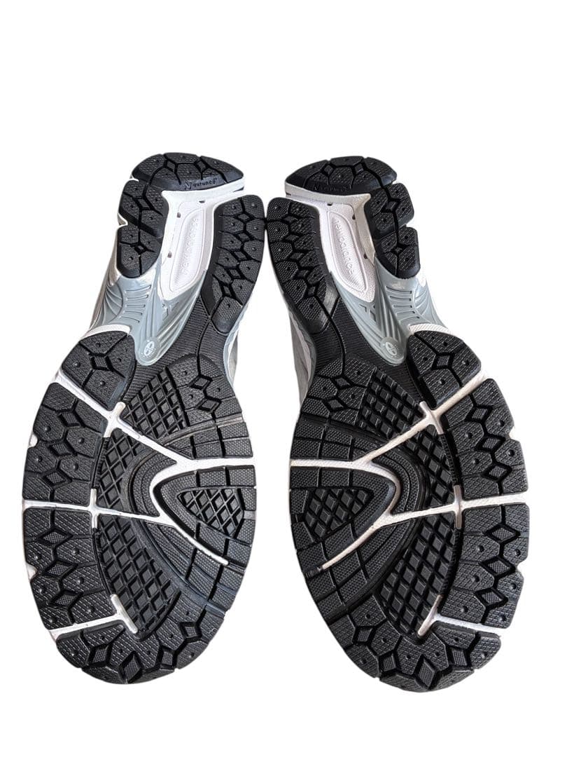 New Balance ML2002RSTグレー ランニングシューズ 26.5