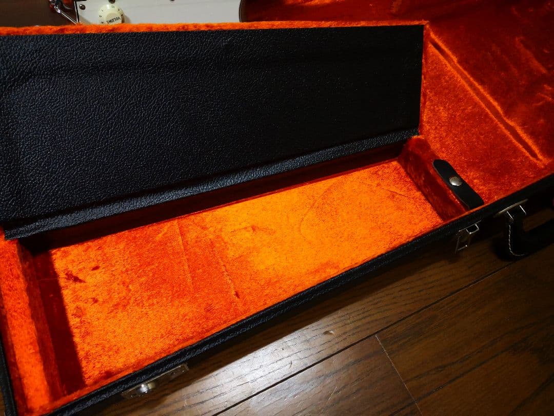 ギター FENDER NEW AMERICAN VINTAGE 1965