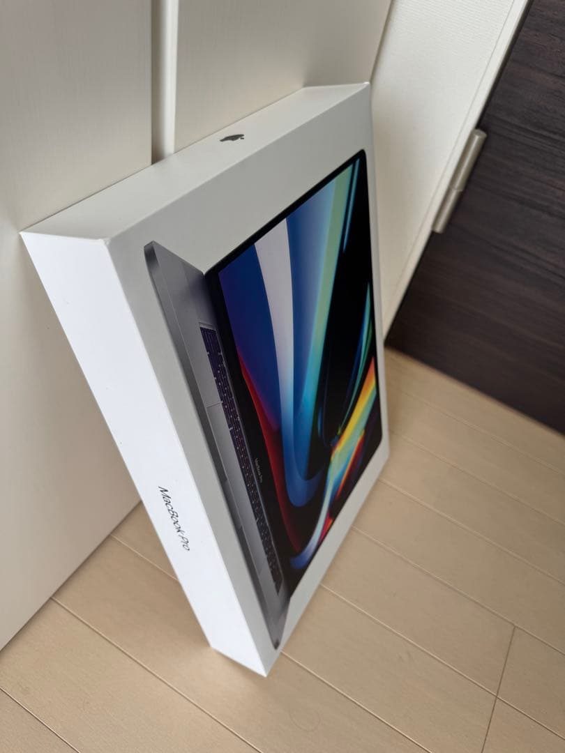 MacBook本体 MacBookPro 16 2019 i9/32GB/1TB/5500M/8GB