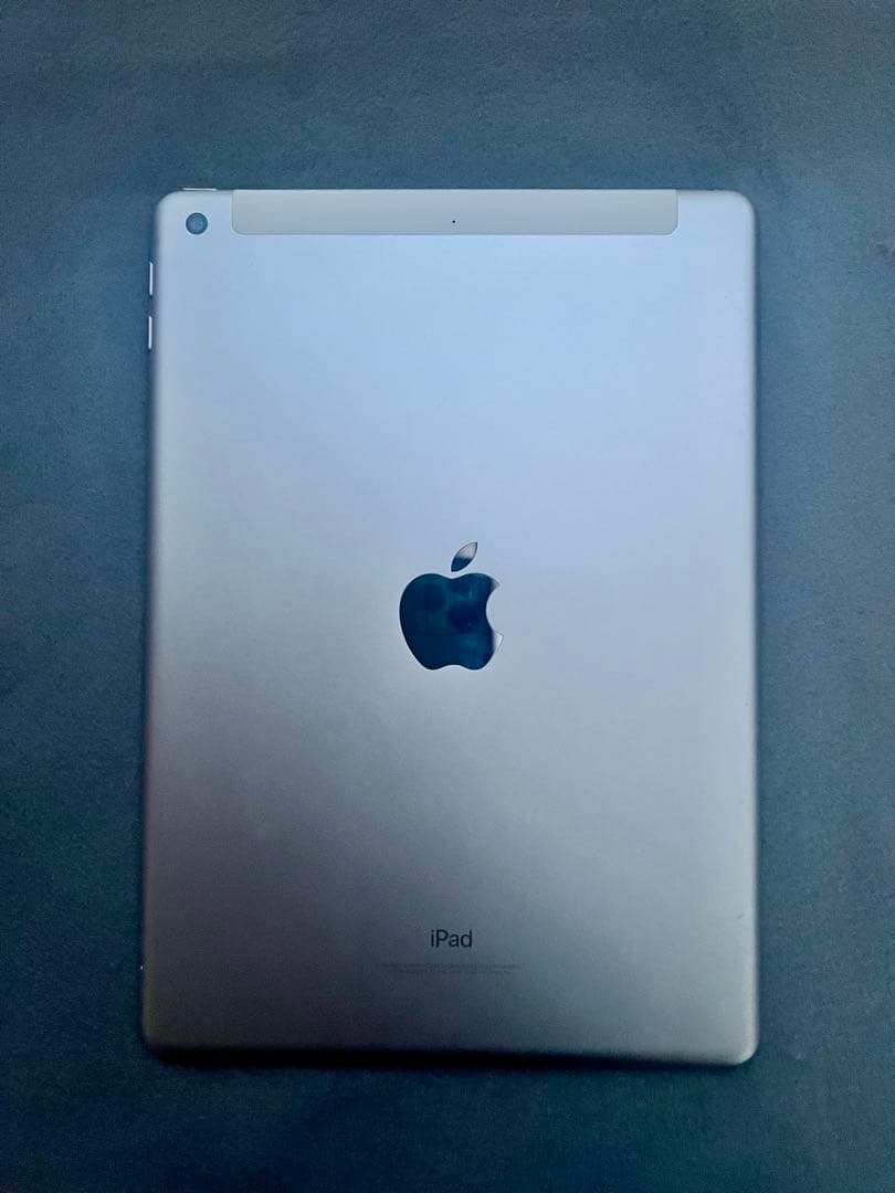 iPad 第6世代 セルラーモデル 128GB SIMフリー