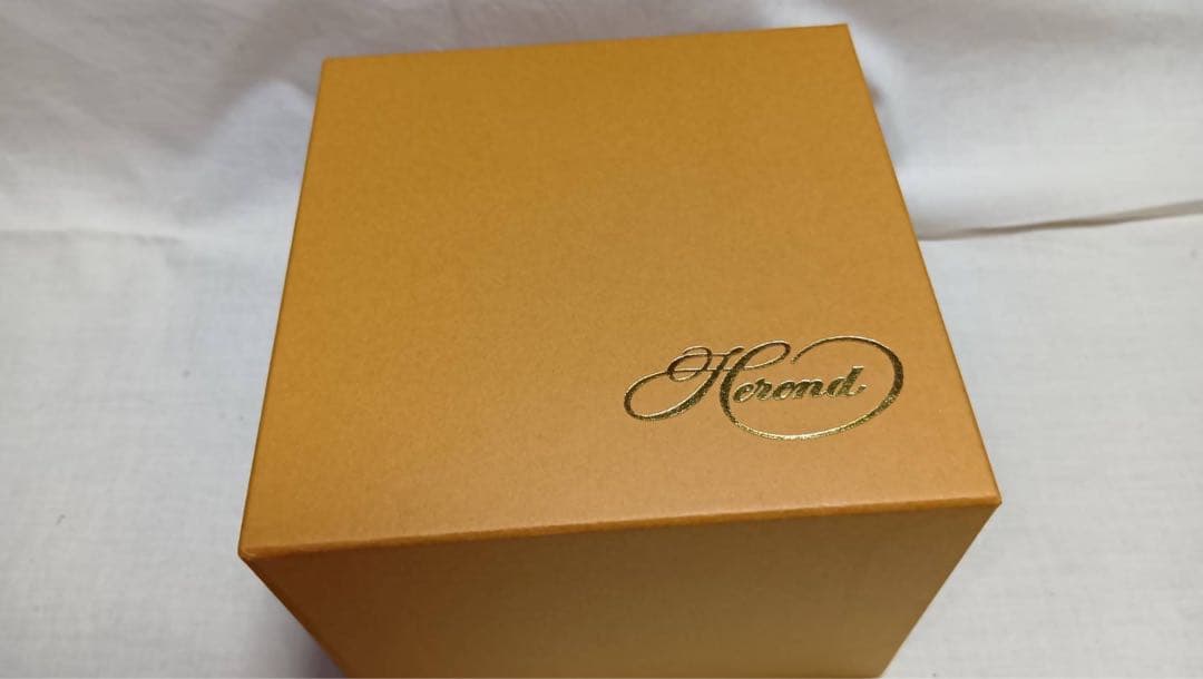 HEREND 透かしボンボン入れ