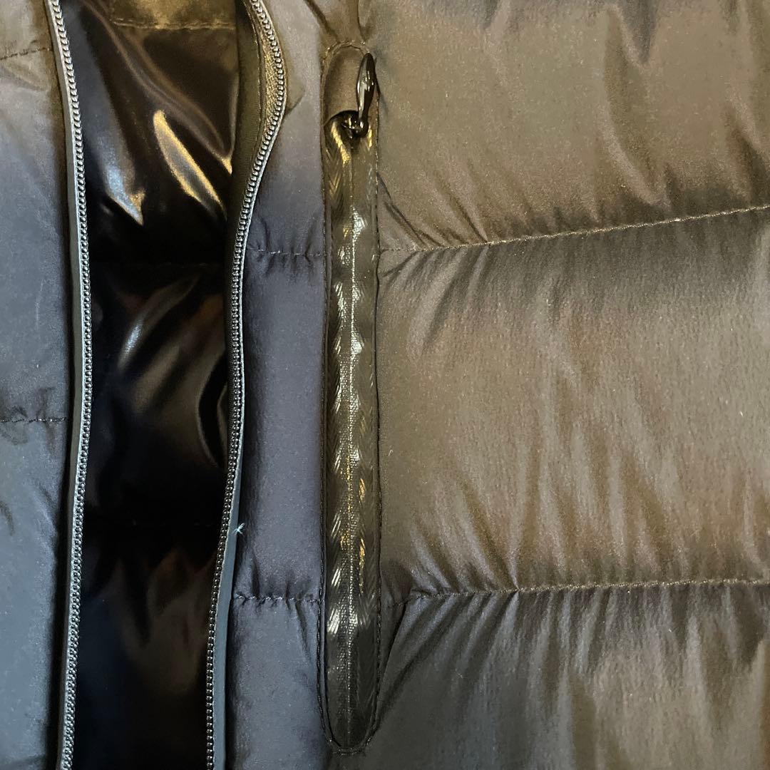 MONCLER フード付きダウンジャケット ブラック えーきちです。