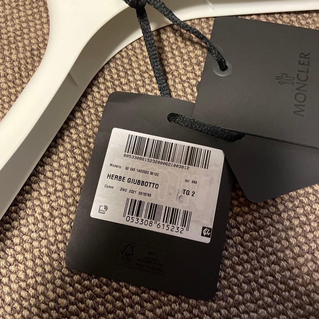 MONCLER フード付きダウンジャケット ブラック えーきちです。