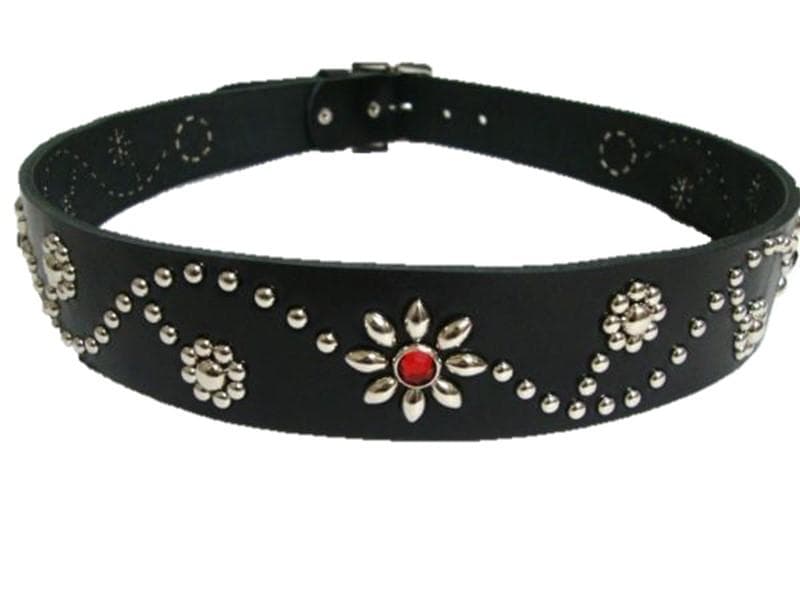 栃木レザー　フラワー型スタッズベルト　黒（レッドスポッツ）４０ｍｍ幅　一枚革