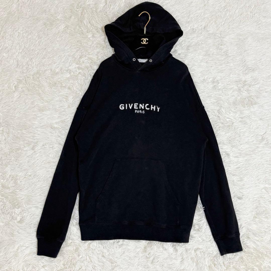 【目玉焼き】GIVENCHY　プルオーバーパーカー　ブランドロゴ　フード