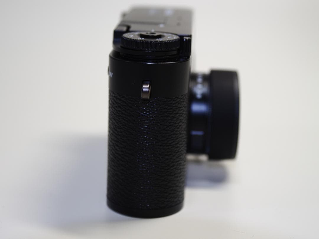 未使用　富士フィルム　FUJIFILM Xhalf X-HF1 ブラック