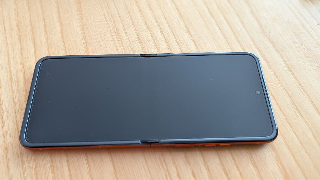 【新品・未使用】motorola razr 50s スプリッツオレンジ