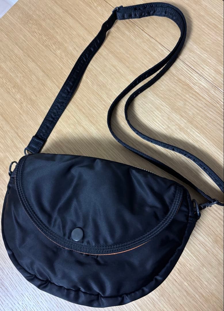 ボーナス前週末セール！！【入手困難】PORTER タンカーボディバッグ　男女兼用