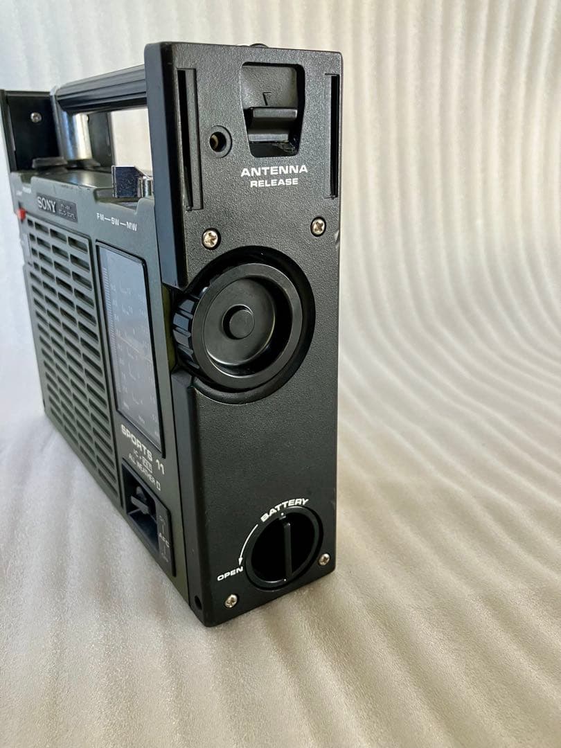 [動作品]SONY ICF-111 Sports11 ポータブルラジオ