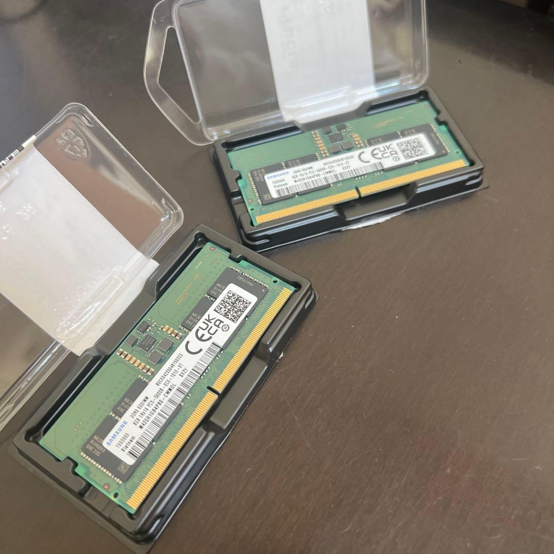 Samsung 8GB DDR5 メモリ