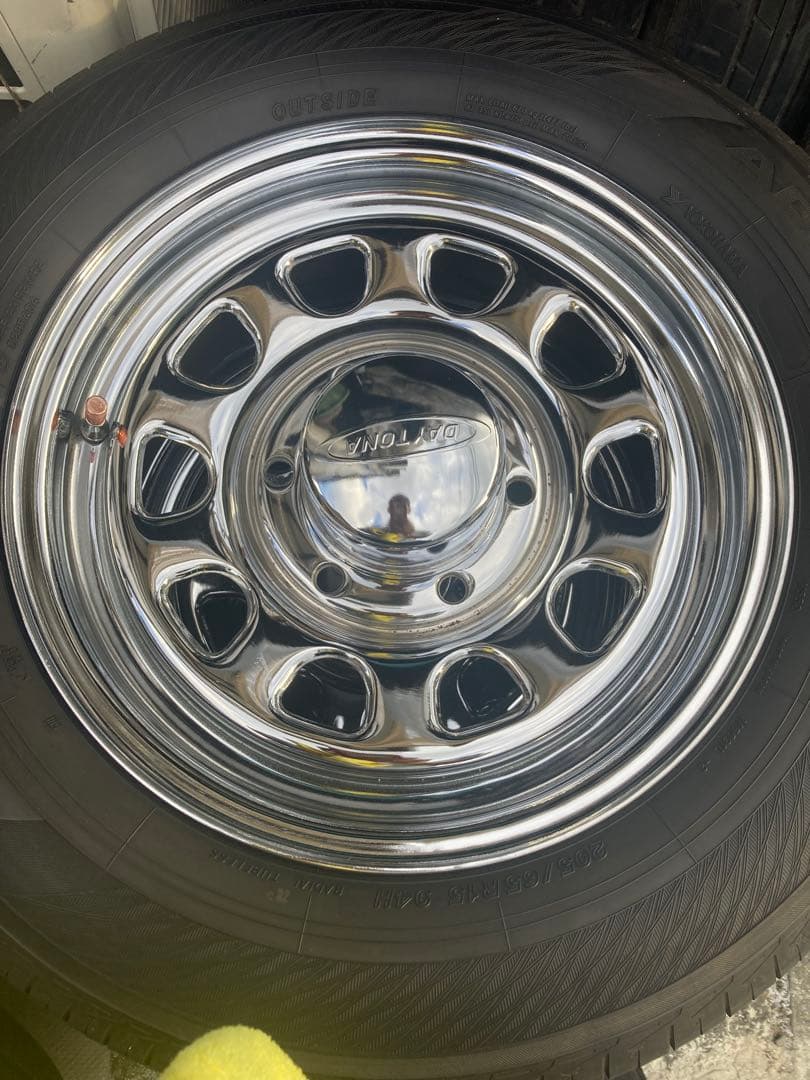 デイトナクローム15インチ　ADVAN dB タイヤ付き　ハイエースなどに