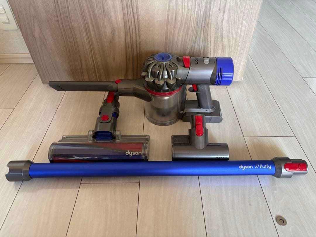Dyson V7 fluffy コードレス掃除機