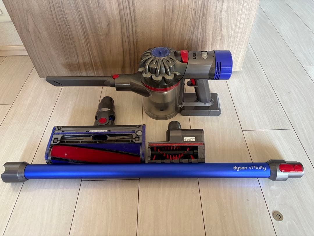 Dyson V7 fluffy コードレス掃除機