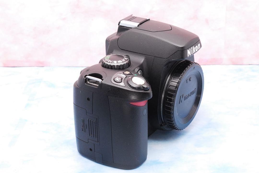 Nikon D40✨一眼レフカメラ✨S数少✨望遠レンズ付Wレンズ✨入門モデル