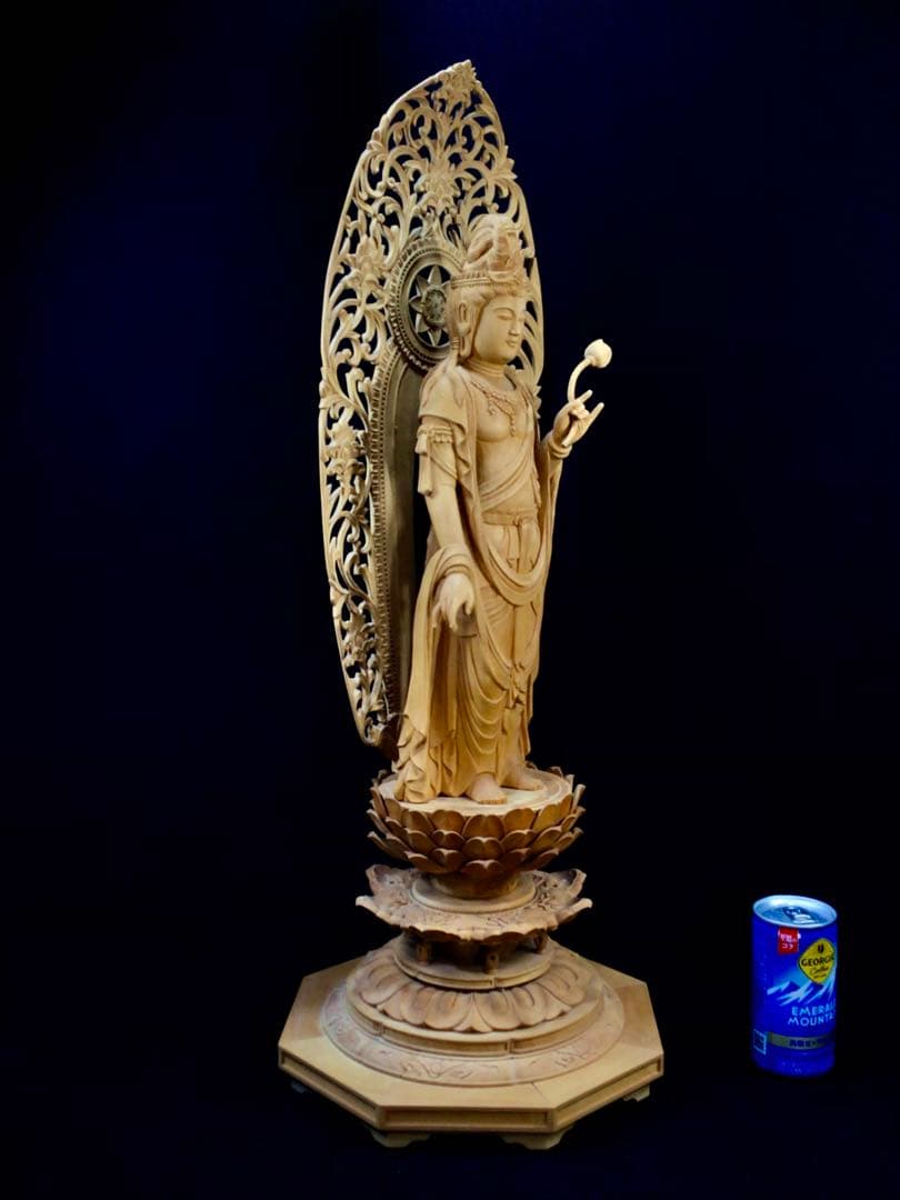 井波彫刻　聖観音菩薩立像　蓮の花の台座付き　大型　高さ約65cm