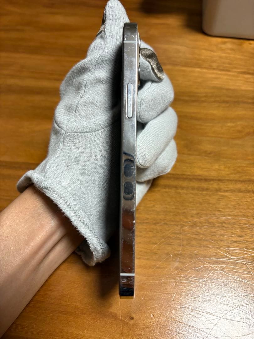 iPhone 12 pro 256GB シルバー 画面割れ・背面割れ無し