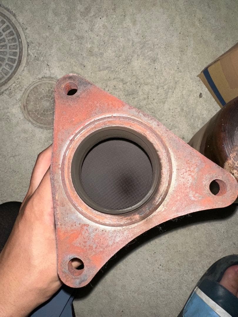 17マジェスタ UZS171 触媒