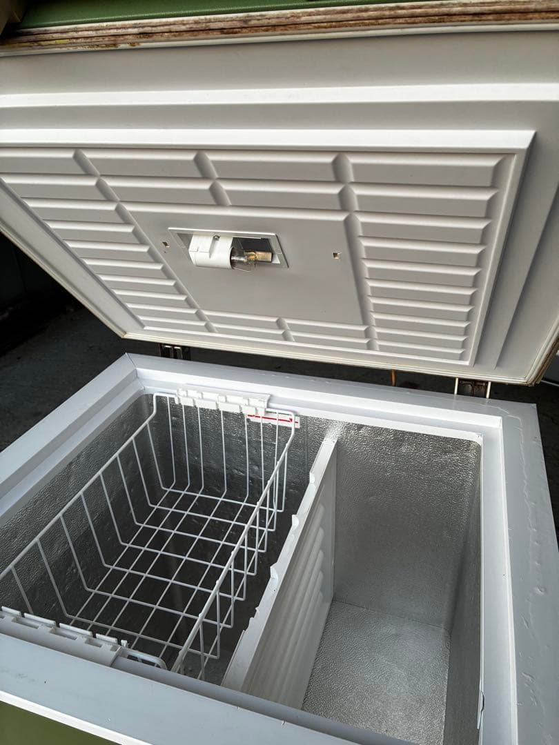 業務用冷凍ストッカー　冷凍庫　yasuda 大型　上部開き式