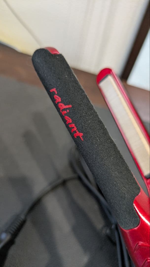 ●ほぼ新品radiantラディアントminiシルクプレートストレートヘアアイロン