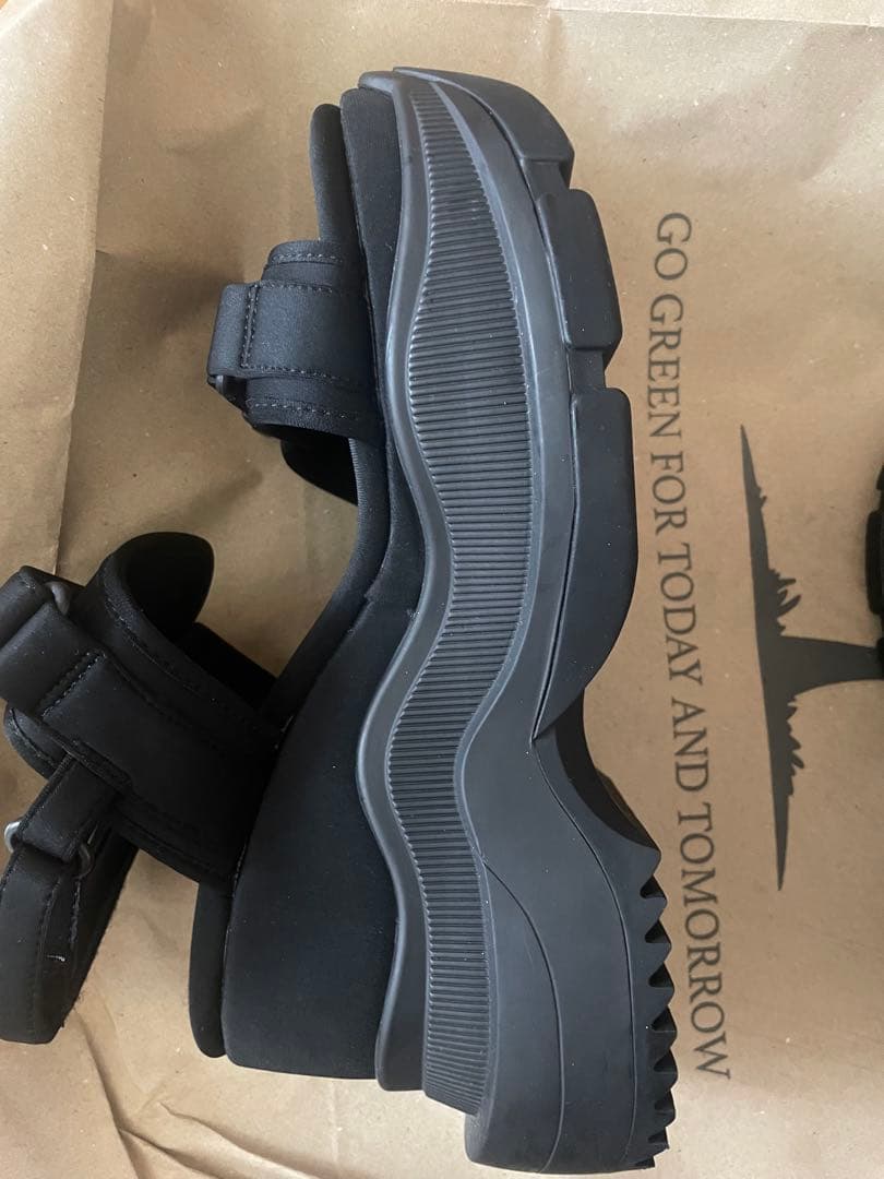 YELLO BLACK SINGLE SNEAKER SANDALS超美品