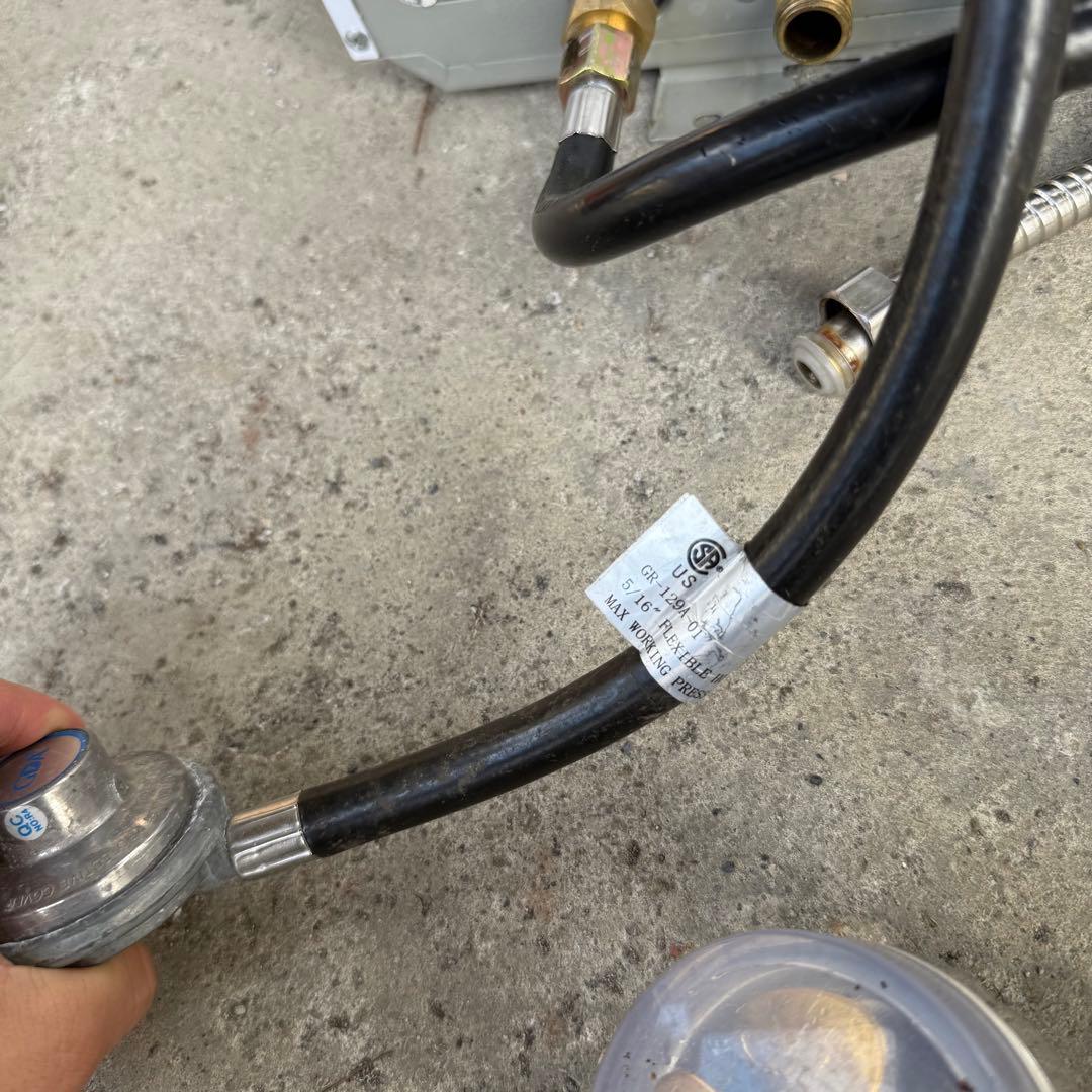 携帯用LPガス給湯器 7L タンクレス 湯沸器 1.85 GPM 熱湯ヒーター