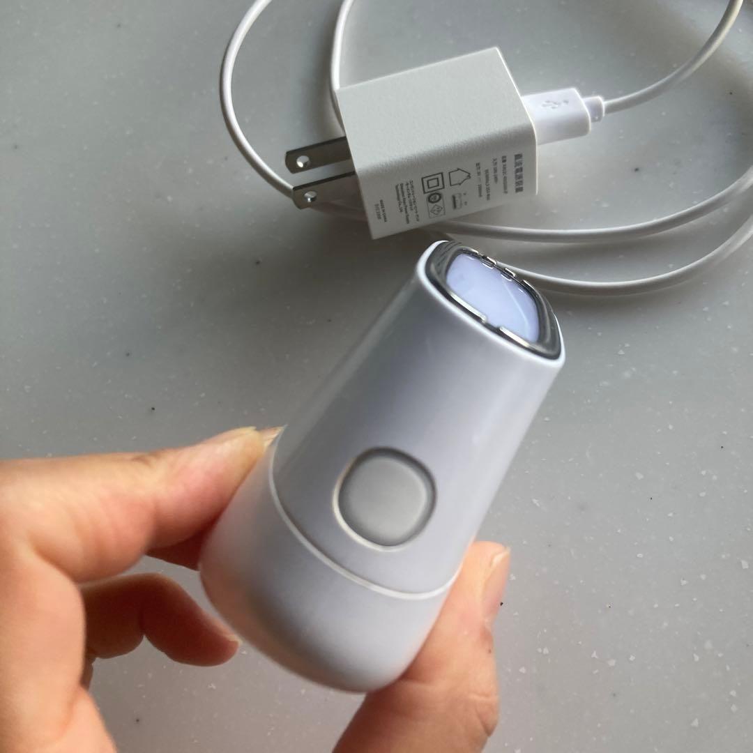 美顔器 ホワイト　メイクオン　美容