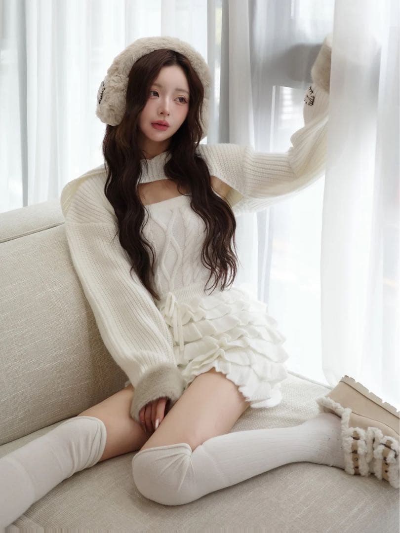 【新品タグ付き】Darich フリルニットコンビネゾン アイボリー F