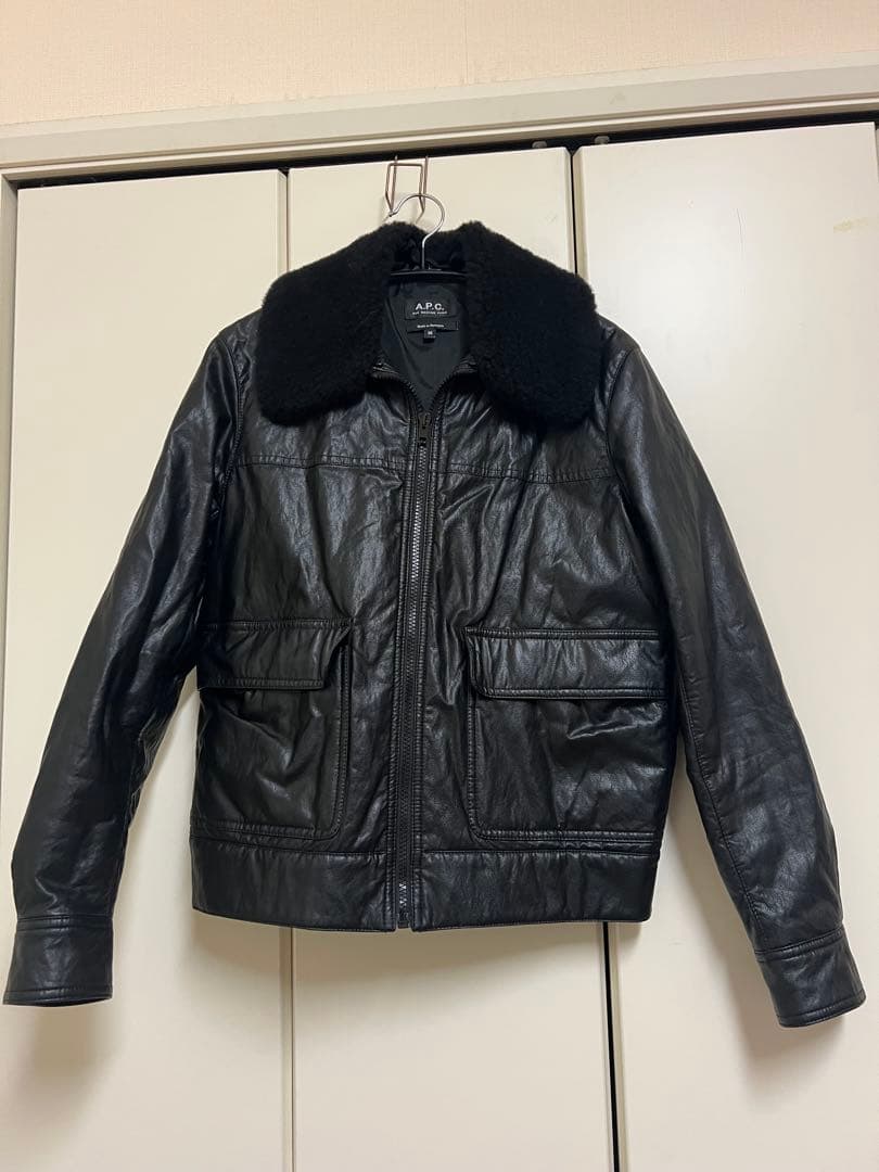 A.P.C. ブラックレザージャケット 36