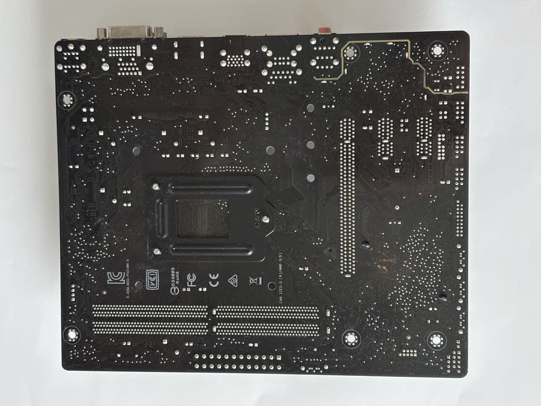 MicroATXマザーボード（4GHzのi3、メモリ16G 付き）