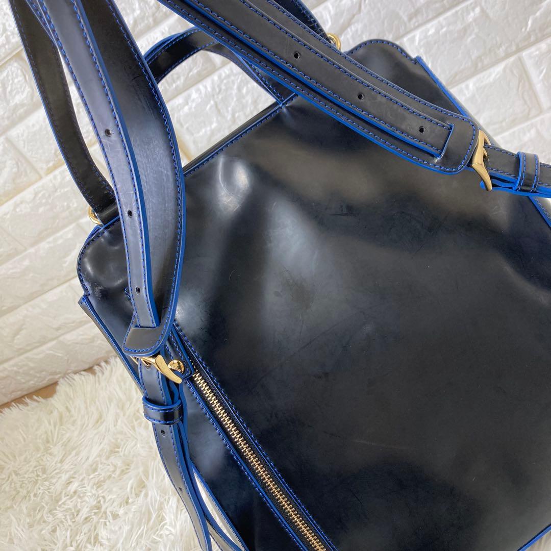 LANVIN✨レザー　リュック ゴールド金具　自立　ターンロック　ブランドロゴ