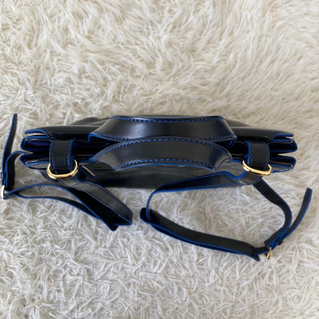 LANVIN✨レザー　リュック ゴールド金具　自立　ターンロック　ブランドロゴ