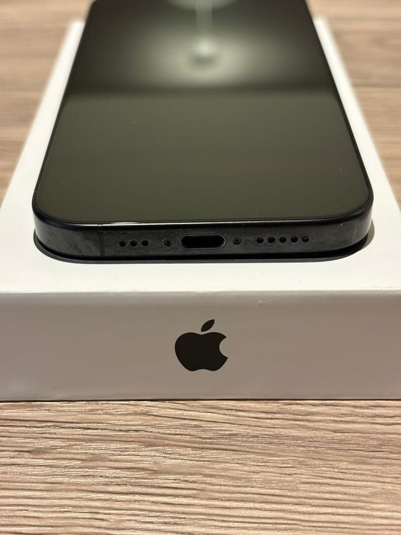 こ*ま様 iphone 16 pro ブラック　128GB