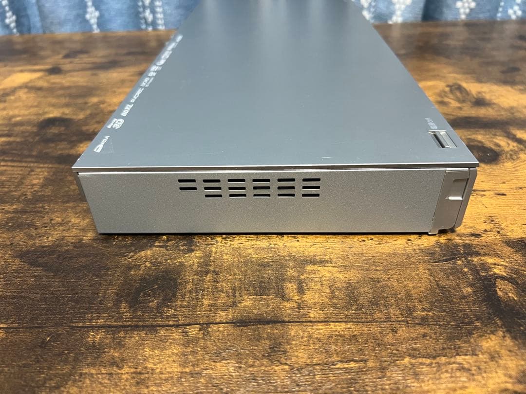 【美品】パナソニック ブルーレイレコーダー DMR-BWT650