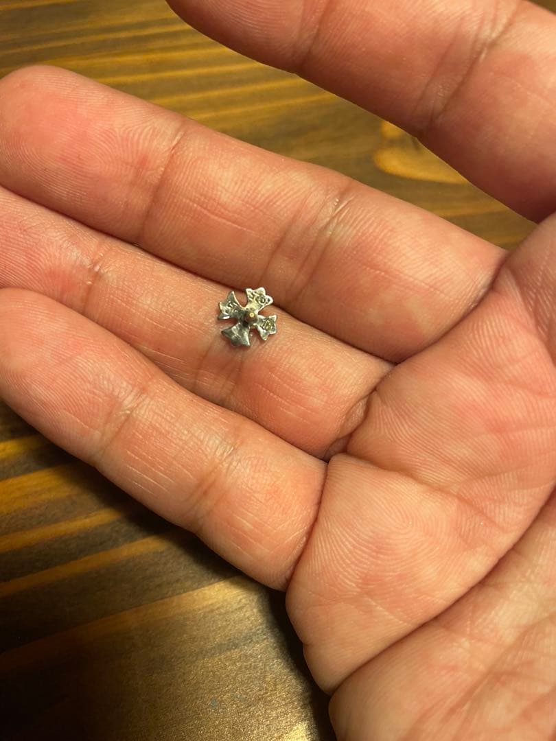 Chrome Hearts プラススタッドピアス(片耳)