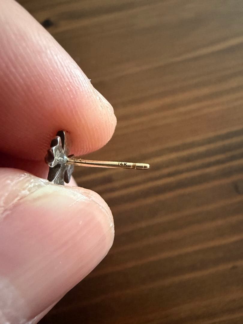 Chrome Hearts プラススタッドピアス(片耳)