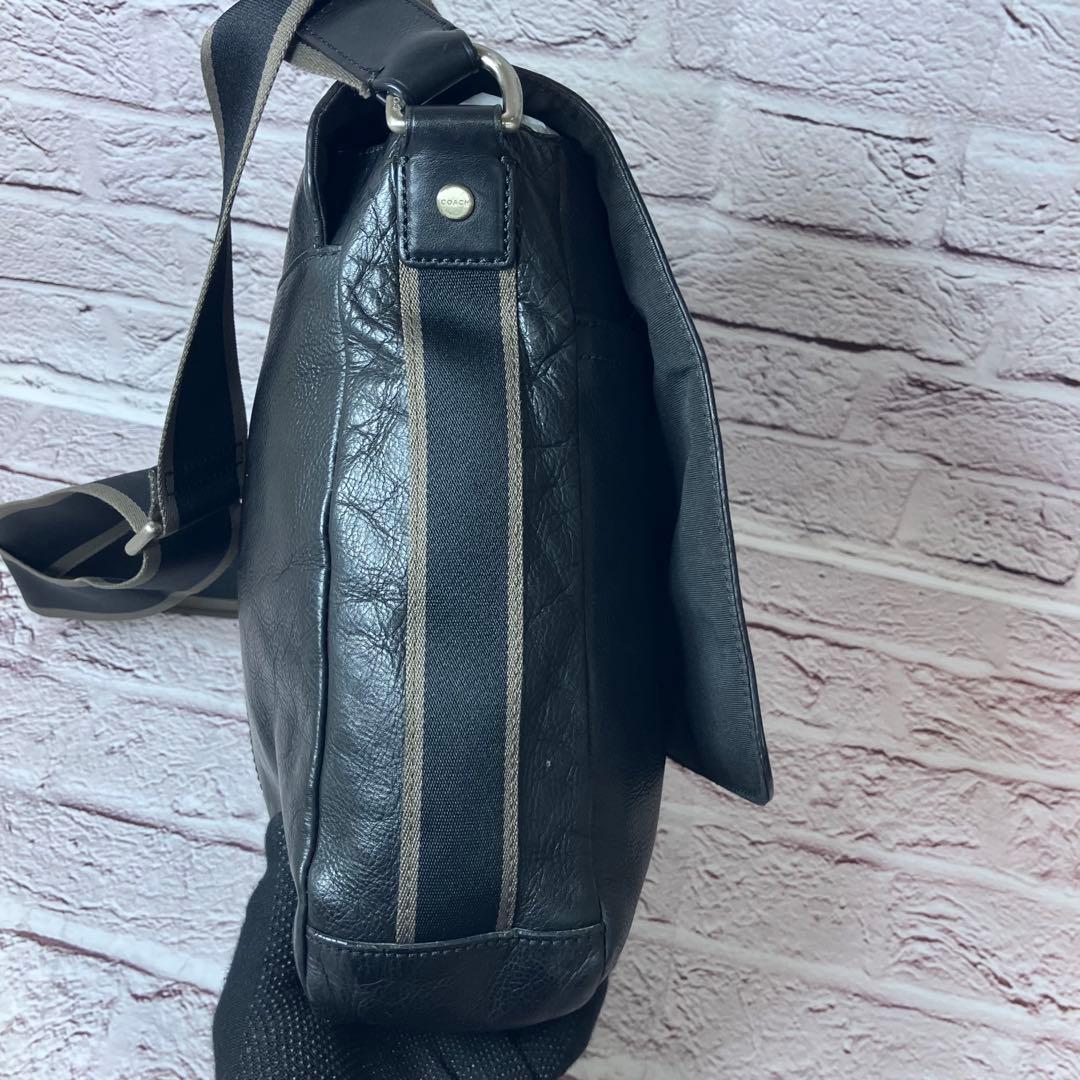 COACH ショルダーバッグ メッセンジャーバッグ レザー エンボス 斜め掛け