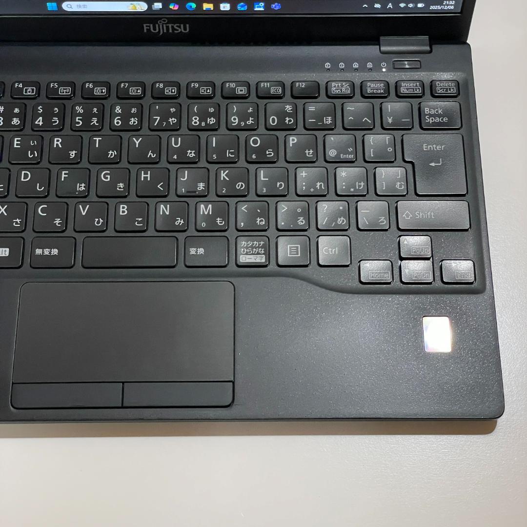 第11世代 富士通 LIFEBOOK U9311 win11 薄型軽量 SSD
